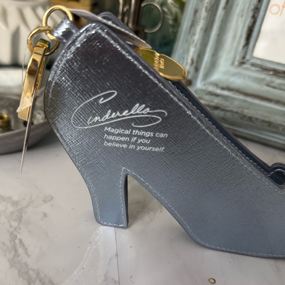 Cinderella Bath & body Works coin purse - Picture 3 of 5